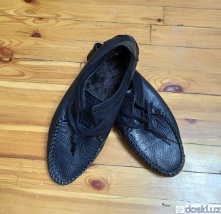 Обувь для мужчин: Кожаные макасины, 42 р-р, натуральный мех, handmade